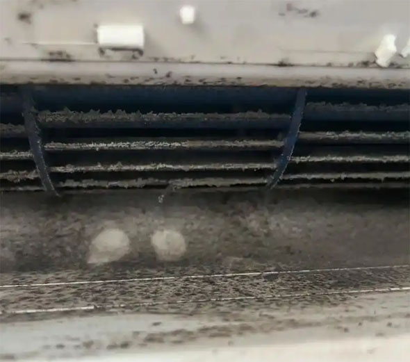 带岭空调吹的风有股烧焦味是怎么回事